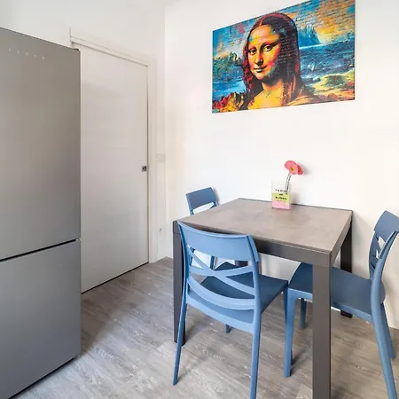 Guesthost - Bright Cozy Loft * Trieste