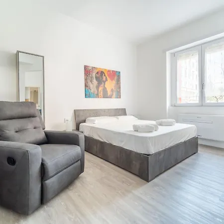 Guesthost - Bright Cozy Loft