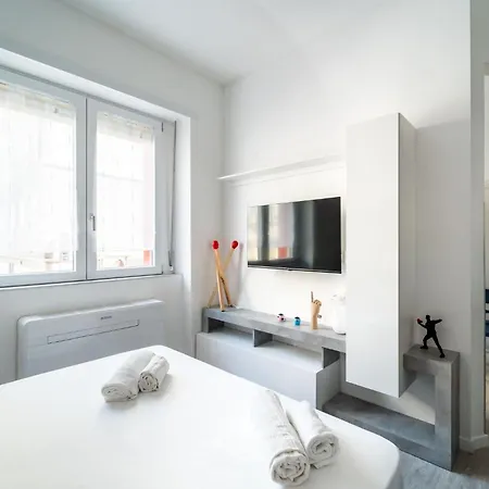 Guesthost - Bright Cozy Loft *