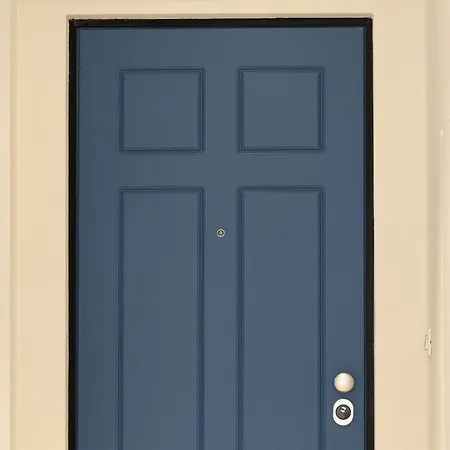 Guesthost - Bright Cozy Loft Apartman Trieszt